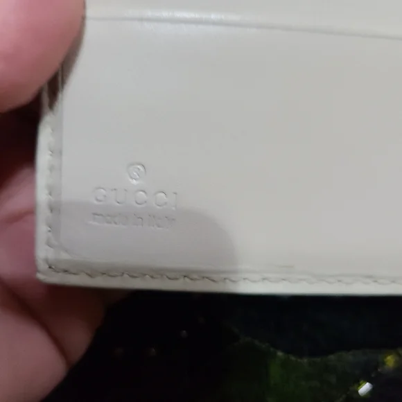 EUC Gucci Wallet - Picture 12 of 15